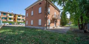 Casa in VENDITA a Parma di 319 mq