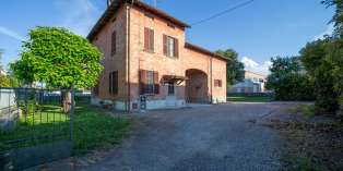Casa in VENDITA a Parma di 180 mq