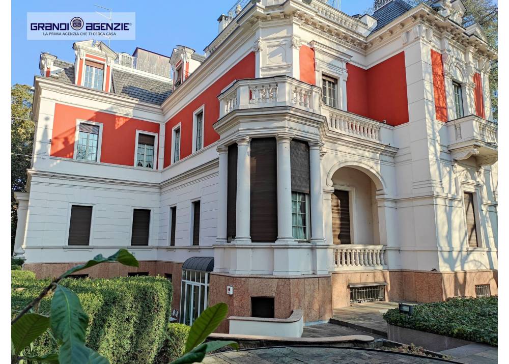 Vendita Appartamento a Parma  Centro storico di 264 mq