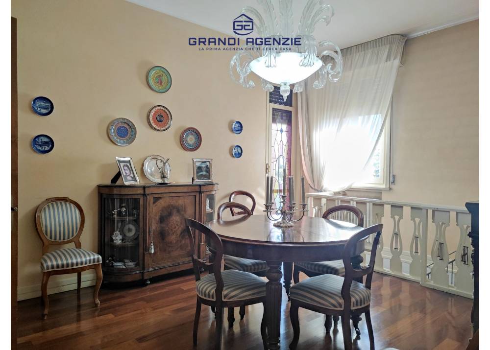 Vendita Appartamento a Parma  Q.re Lubiana di 259 mq