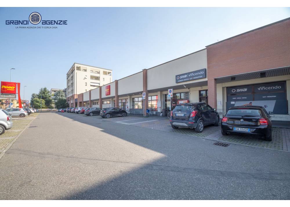 Vendita Negozio a Parma monolocale San Leonardo di 201 mq