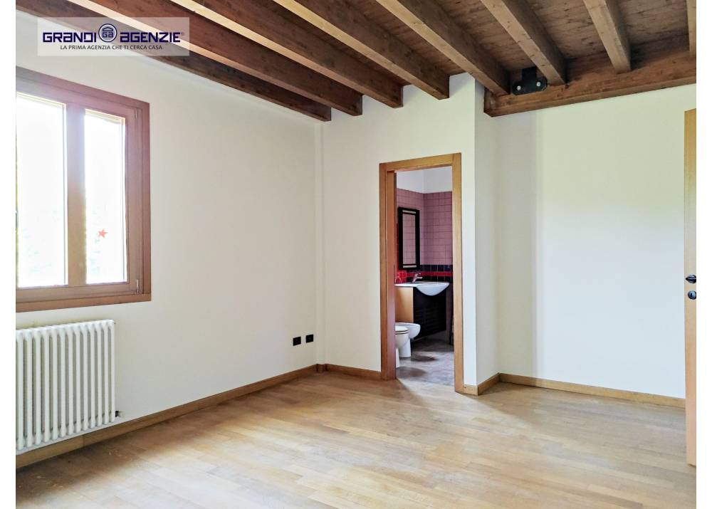 Vendita stanza a Parma   di 570 mq