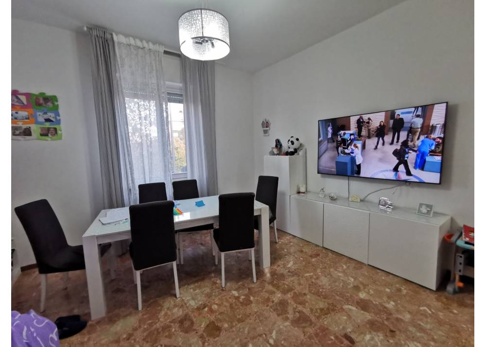 Affitto Appartamento a Parma quadrilocale Via Volturno di 106 mq