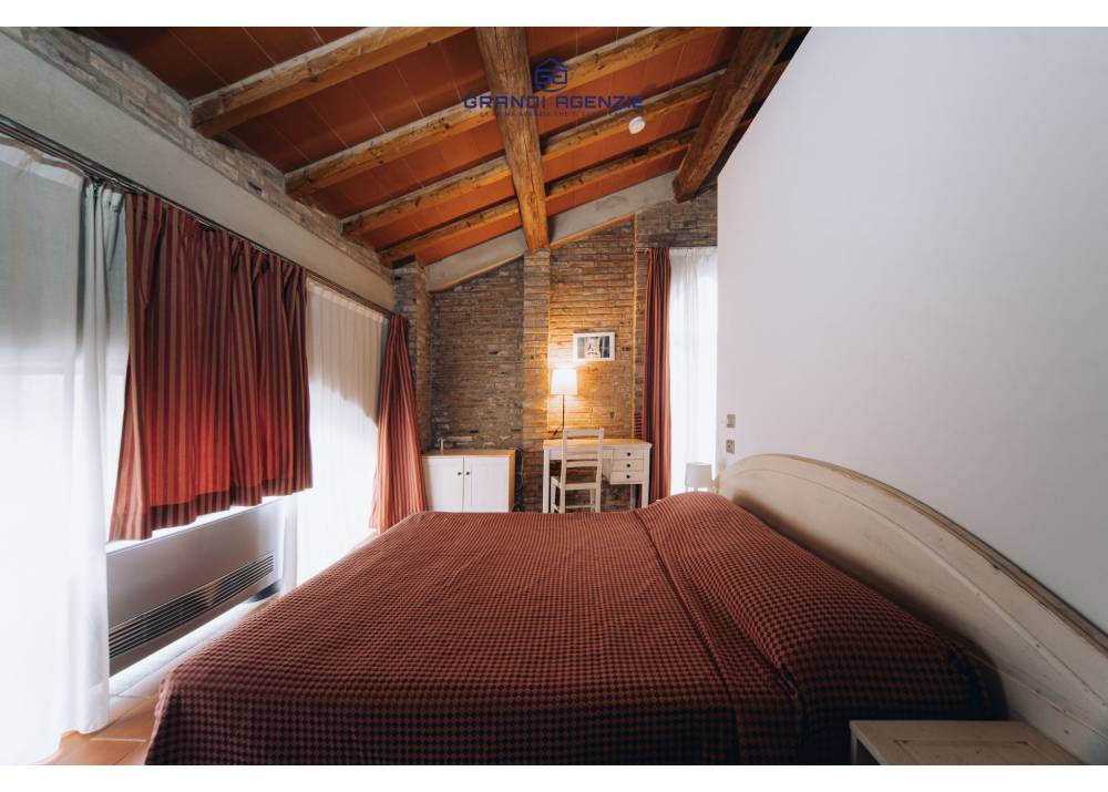 Vendita Intera palazzina a Soragna monolocale  di 1274 mq