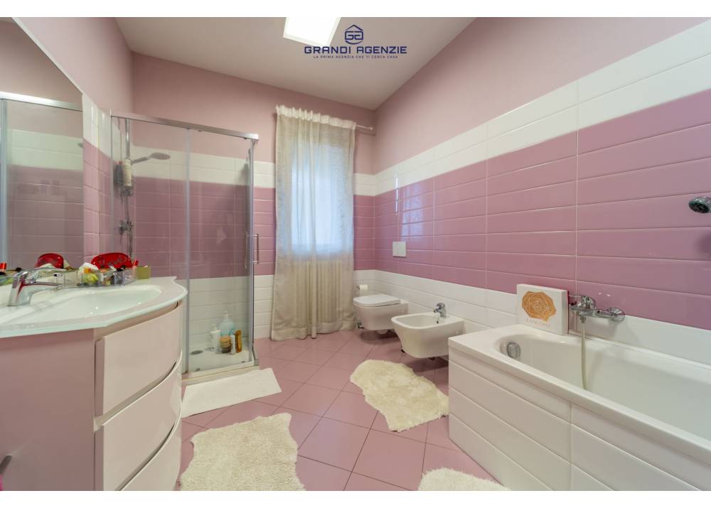 Vendita Villa a Traversetolo quadrilocale  di 211 mq