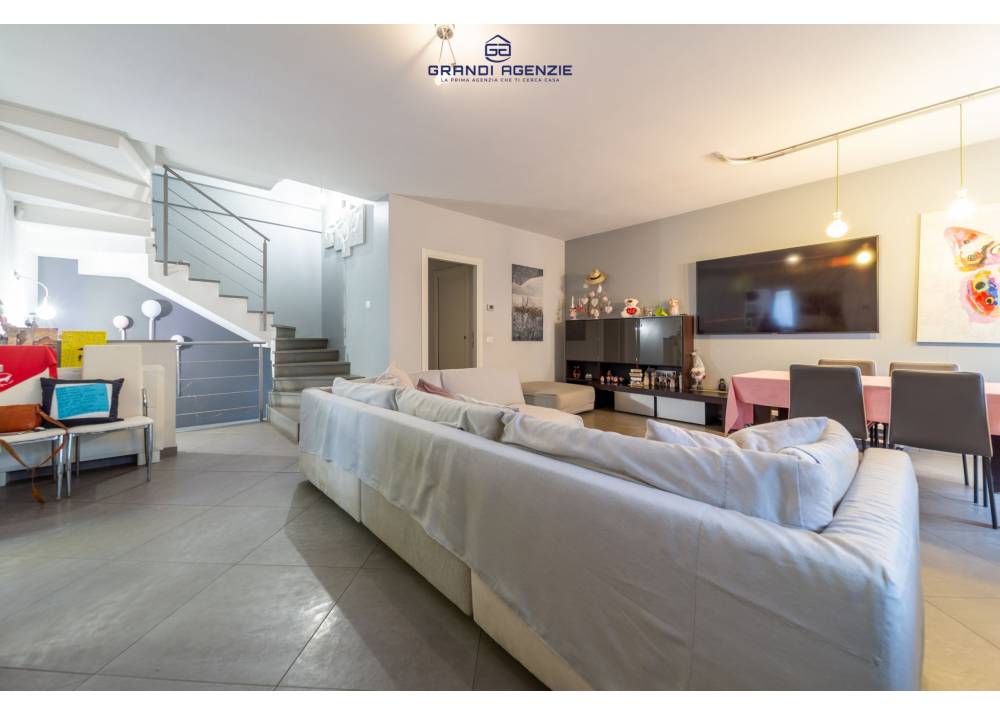 Vendita Villa a Traversetolo quadrilocale  di 211 mq