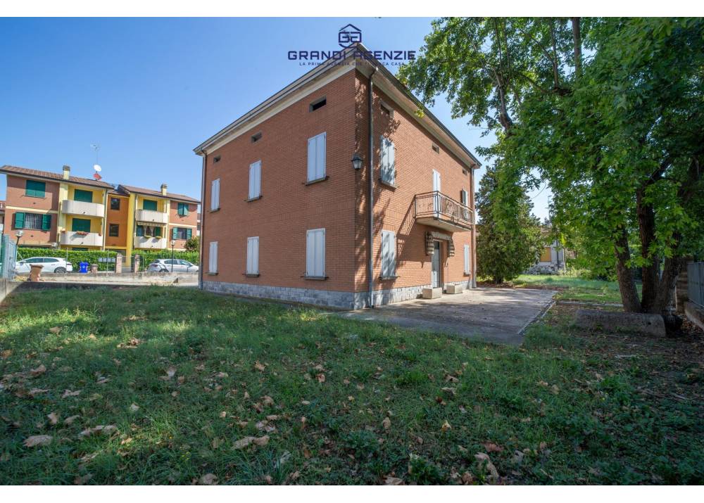 Vendita Casa Indipendente a Parma   di 319 mq