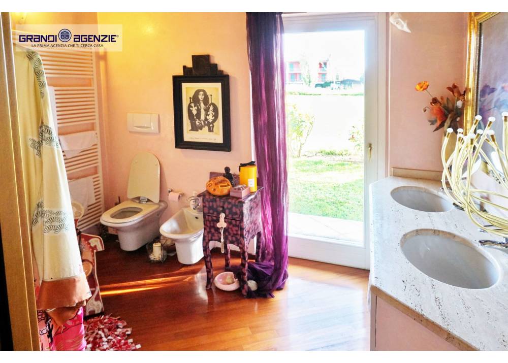 Vendita Villa a Montecchio Emilia quadrilocale  di 224 mq
