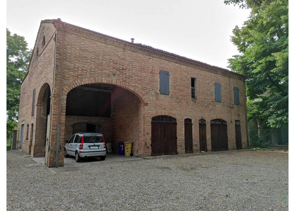 Vendita Villa a Parma   di 1000 mq
