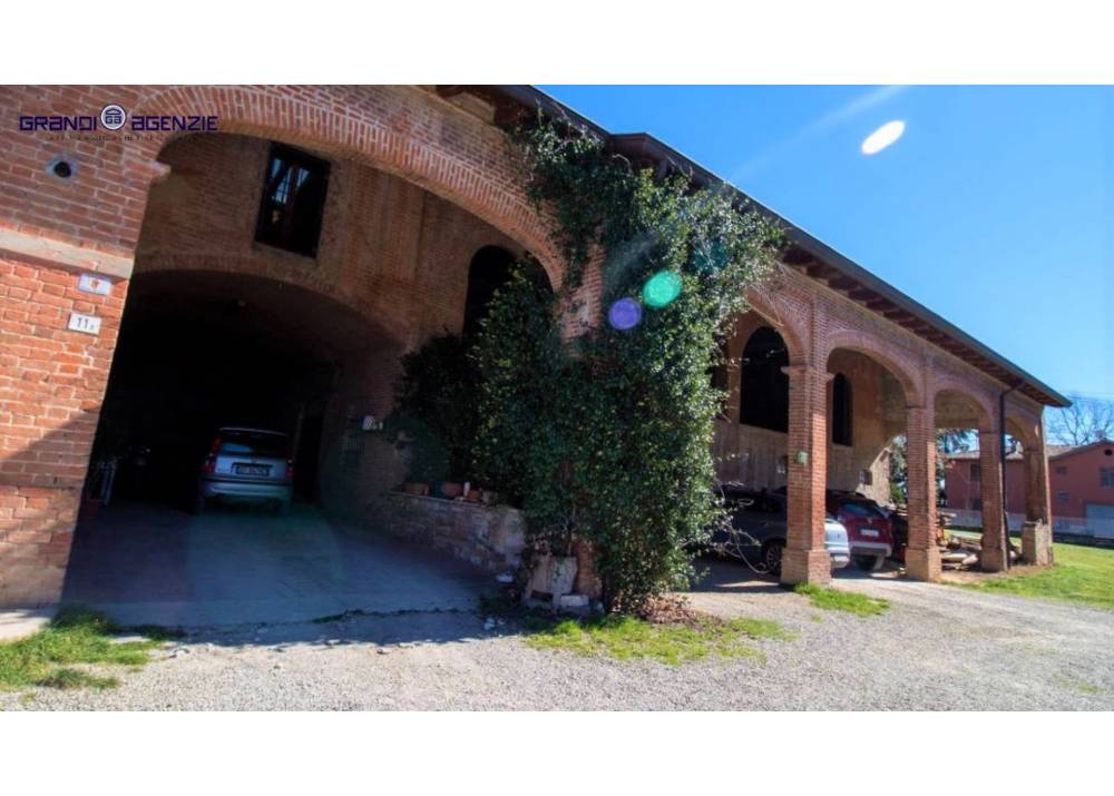 Vendita Casale a Collecchio   di 800 mq