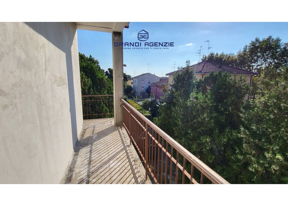 Vendita Casa Indipendente a Sant`Ilario D`enza   di 250 mq