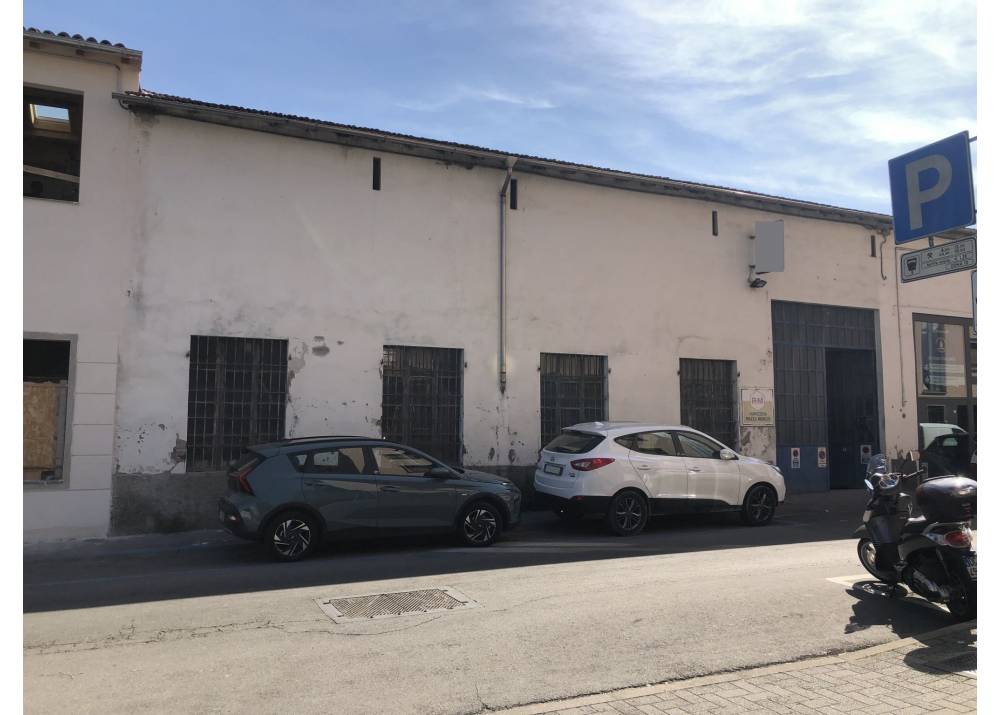 Vendita Locale Commerciale a Parma monolocale Q.re Pasubio - Stazione di 343 mq
