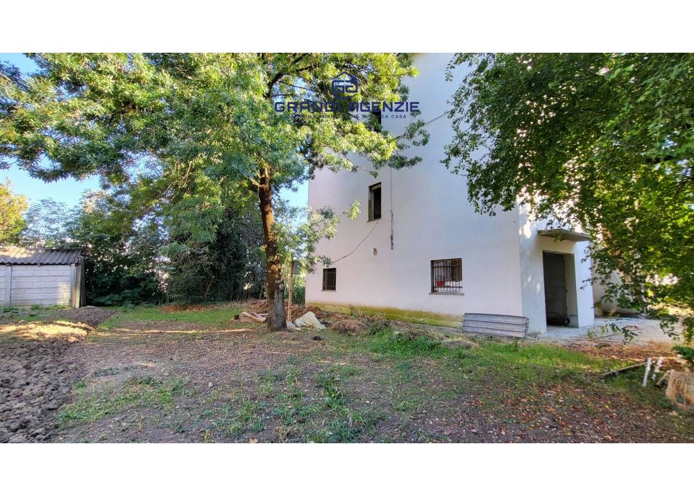Vendita Casa Indipendente a Sant`Ilario D`enza   di 250 mq