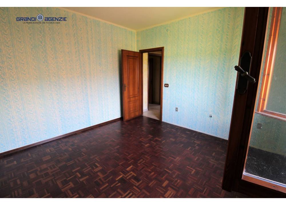 Vendita Casa Indipendente a Sissa quadrilocale  di 215 mq