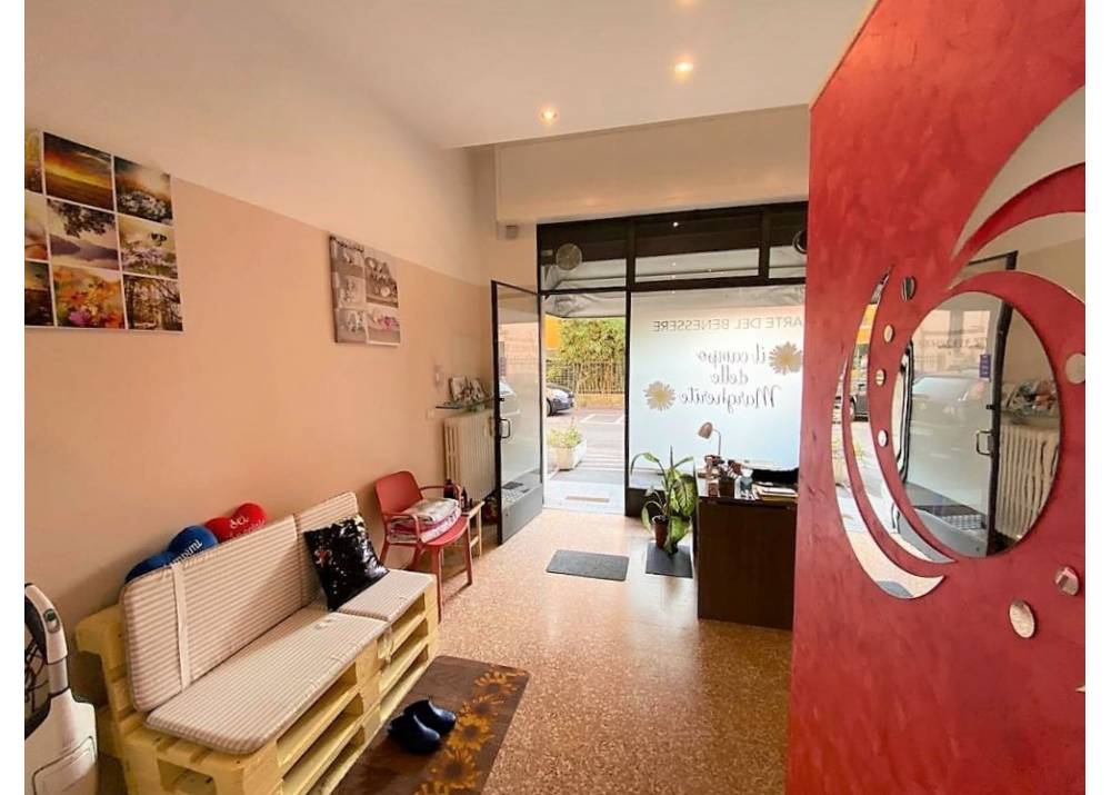 Vendita Negozio a Parma monolocale San Leonardo di 46 mq