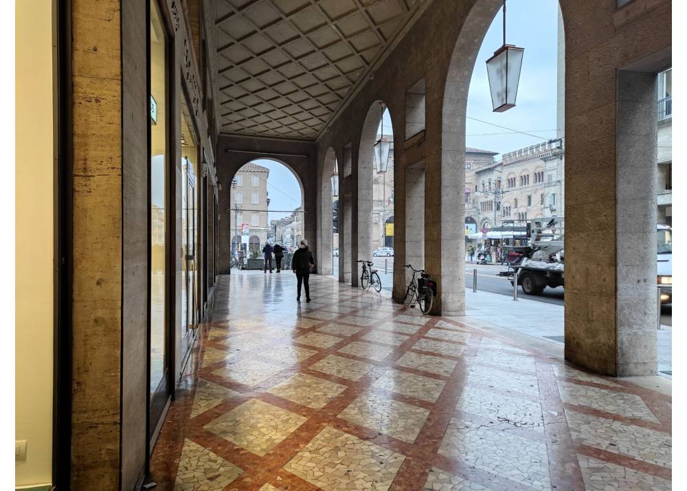 Vendita Appartamento a Parma  Centro storico di 223 mq