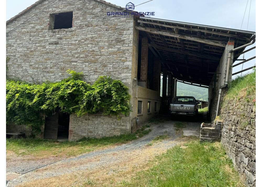 Vendita Casale a Borgo Val di Taro   di 310 mq