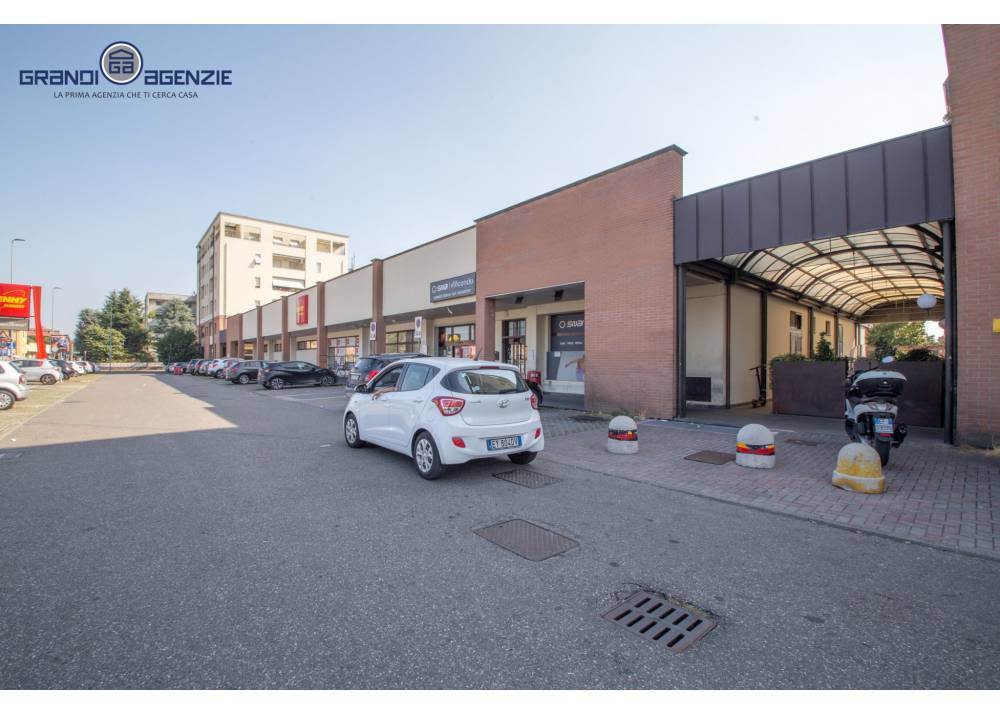 Vendita Negozio a Parma monolocale San Leonardo di 201 mq