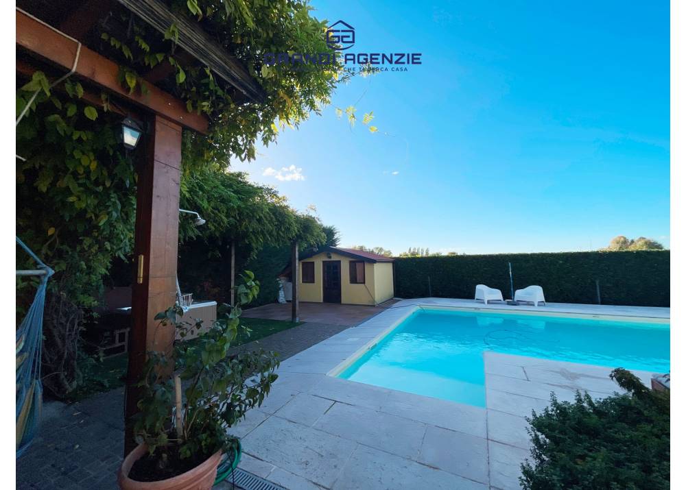 Vendita Villa a Parma   di 450 mq