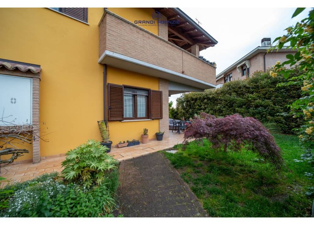 Vendita Villa a Traversetolo quadrilocale  di 211 mq