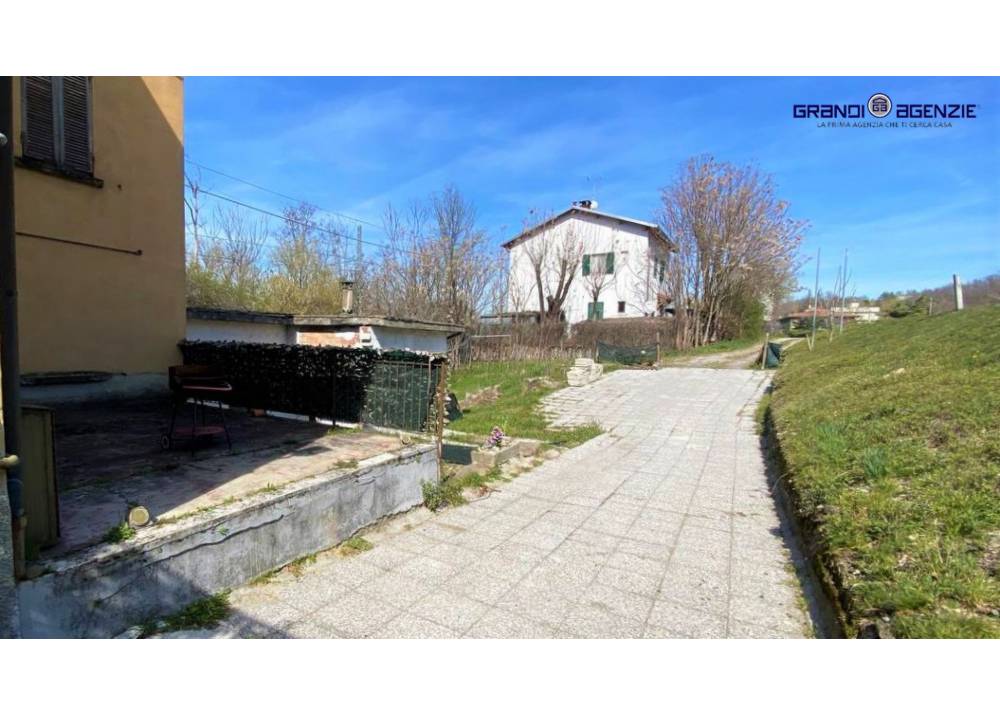 Vendita Casa Indipendente a Fornovo di Taro   di 200 mq