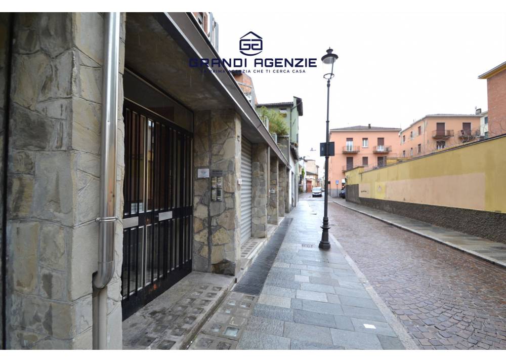 Vendita Locale Commerciale a Parma monolocale Oltretorrente di 126 mq