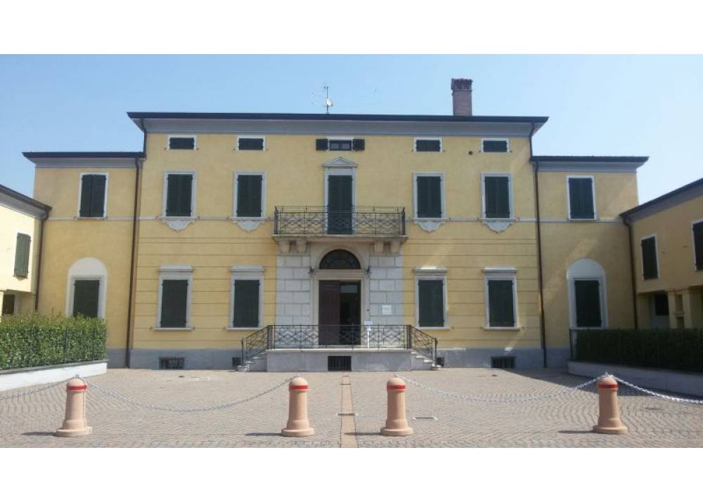 Affitto Locale Commerciale a Parma monolocale OVEST di 200 mq