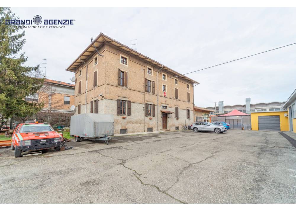 Vendita Appartamento a Parma quadrilocale  di 185 mq