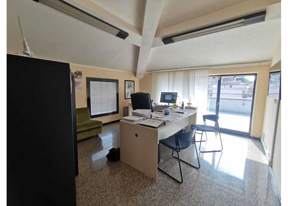 Affitto Ufficio a Parma monolocale SAN LAZZARO di 110 mq