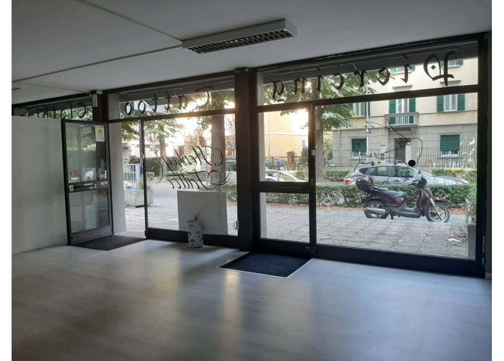 Affitto Locale Commerciale a Parma monolocale Villetta di 120 mq