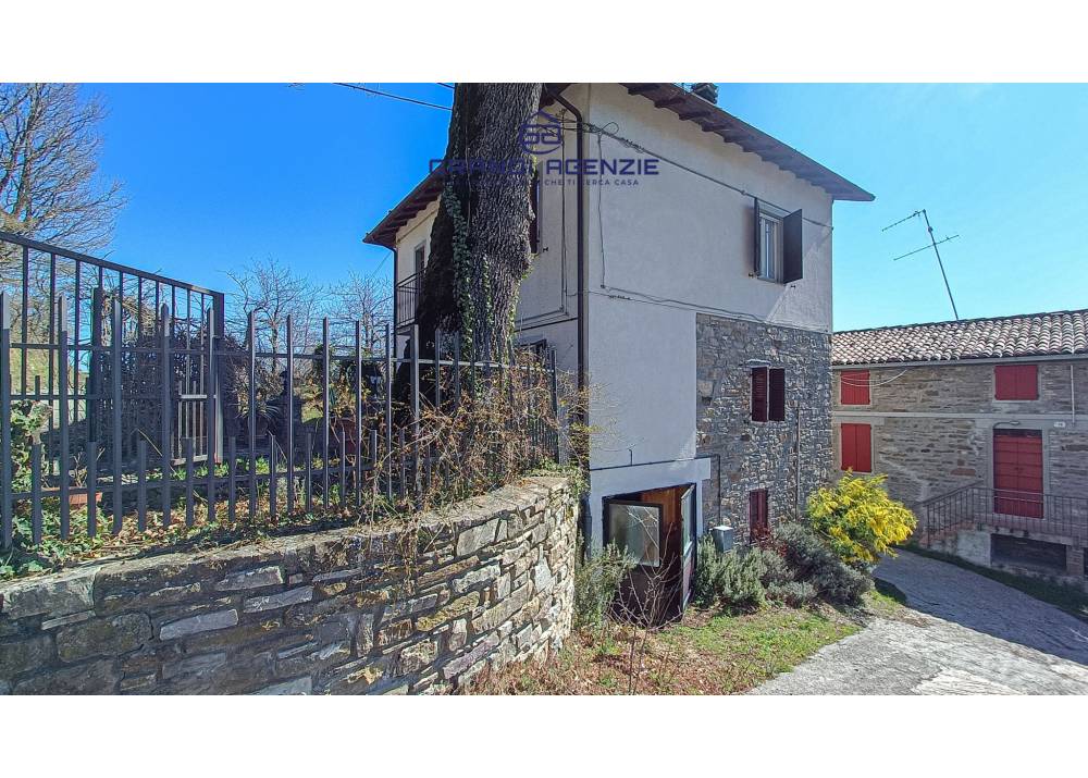 Vendita Casa Indipendente a Corniglio trilocale  di 123 mq