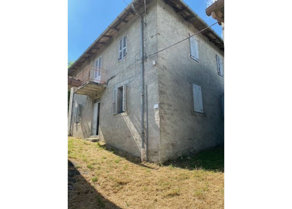 Vendita Casale a Corniglio   di 200 mq