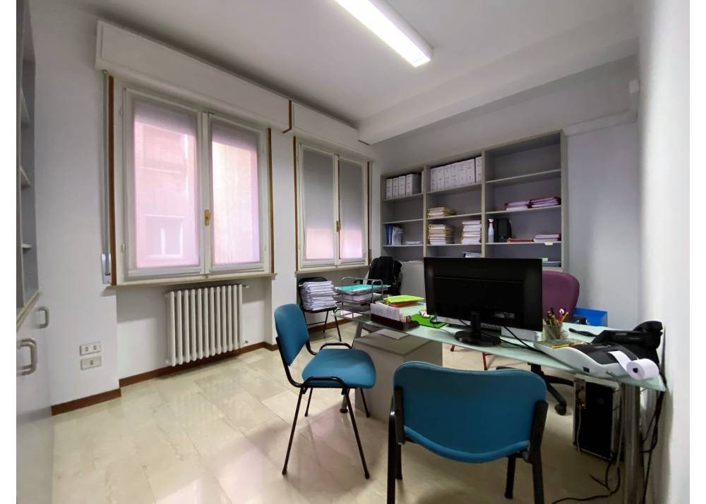 Affitto Ufficio a Parma monolocale Centro Storico di 160 mq