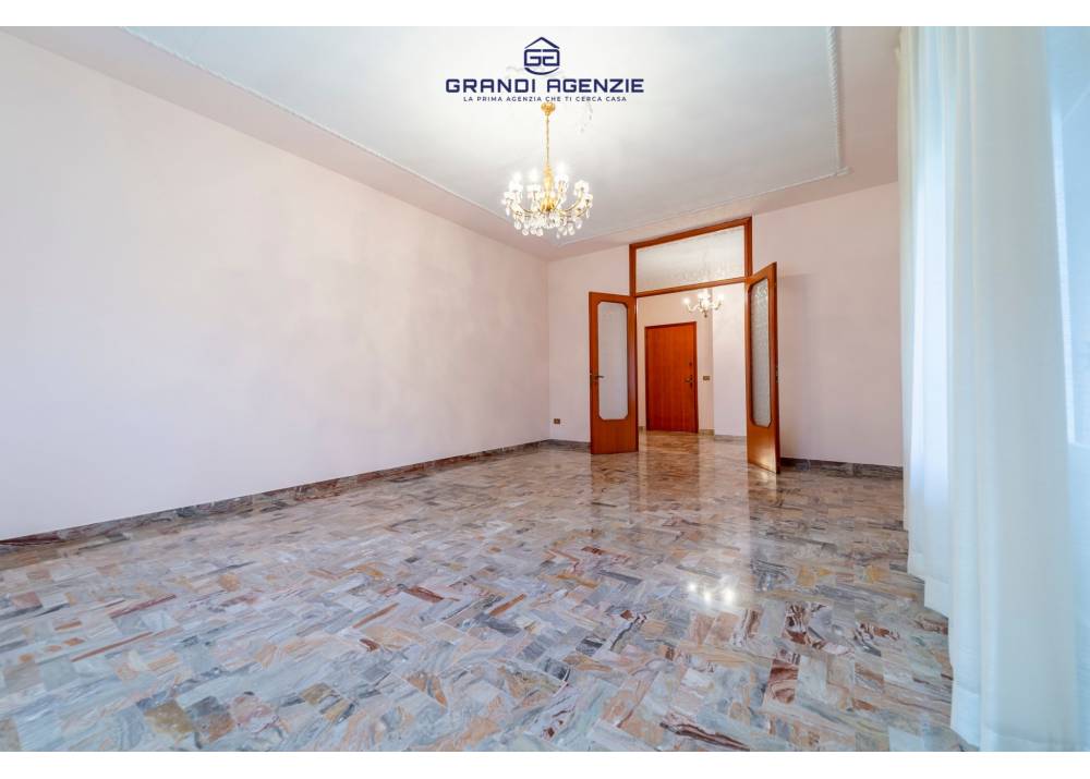 Vendita Casa Indipendente a Sala Baganza   di 380 mq