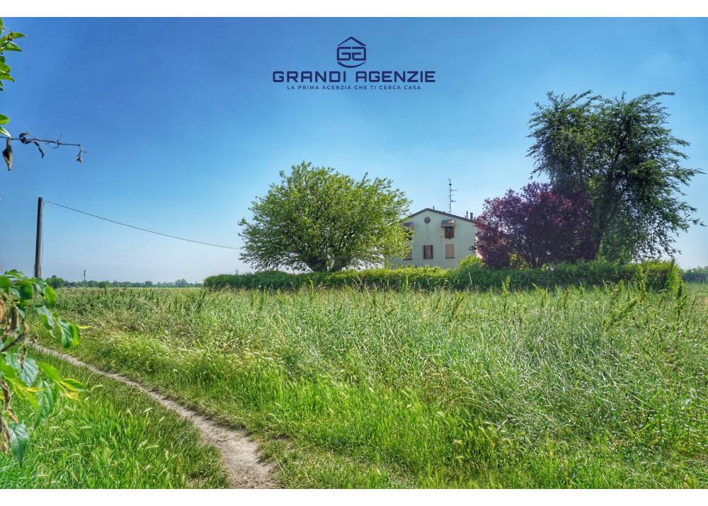Vendita Terreno Edificabile a Sant`Ilario D`enza monolocale  di 849 mq