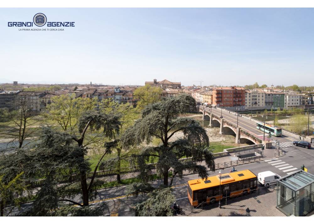 Vendita Appartamento a Parma quadrilocale Centro di 123 mq