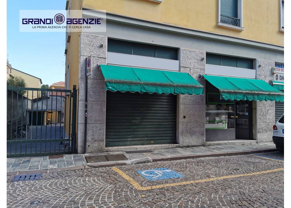 Vendita Locale Commerciale a Parma monolocale Oltretorrente di 112 mq