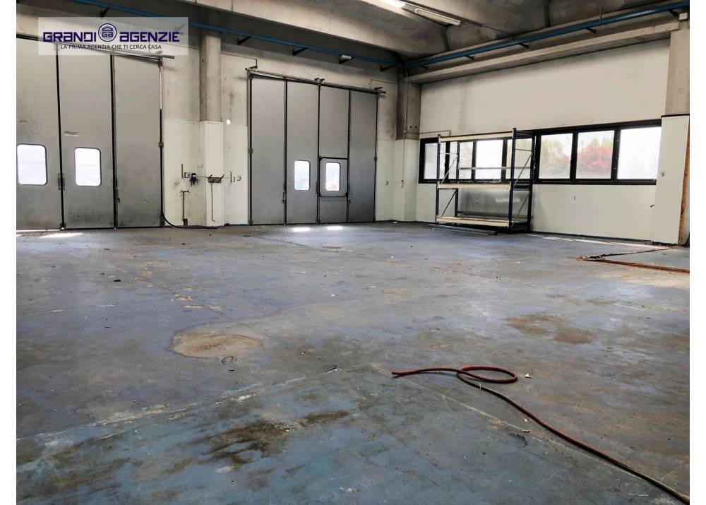 Vendita Locale Commerciale a Trecasali monolocale  di 750 mq