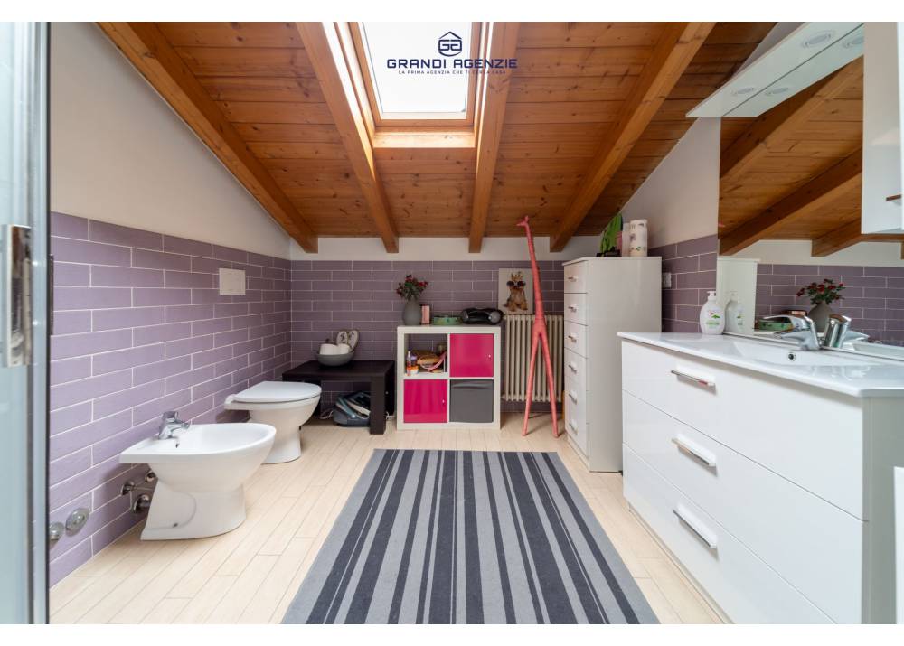 Vendita Villa a Traversetolo quadrilocale  di 211 mq