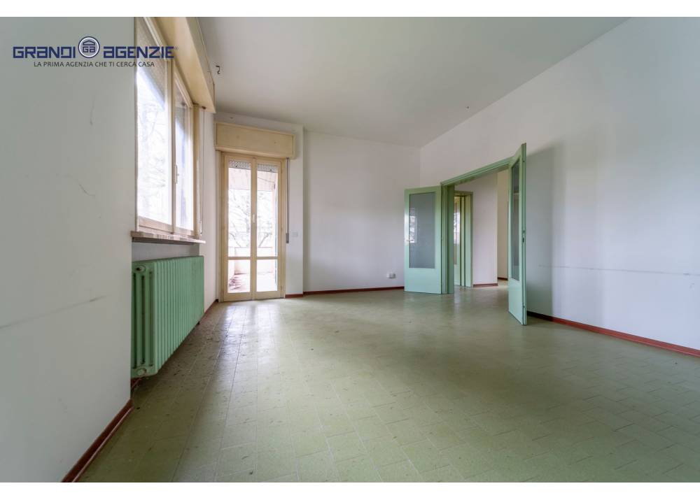 Vendita Appartamento a Parma trilocale  di 430+100+150 mq