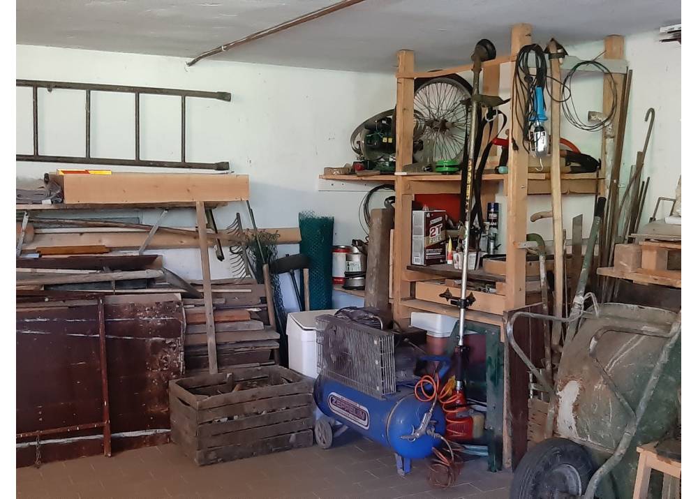 Vendita Casa Indipendente a Monchio delle corti trilocale  di 182 mq