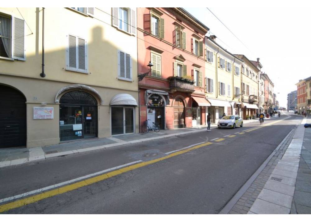 Vendita Locale Commerciale a Parma monolocale Oltretorrente di 35 mq